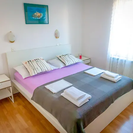 Διαμέρισμα Ana 1 *